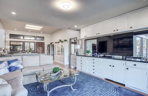 San Rafael House | Waterfront Hawaiian Oasis 2B/2B