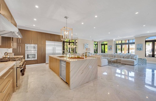Nurmi Isles Villa | Waterfront | Heated Pool | Canal View & Access | Mimosa Key | VlLLAS