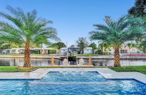 North Corals House | Waterfront Heated Pool(Complimentary), Jacuzzi, Pier, 2mi to Beach