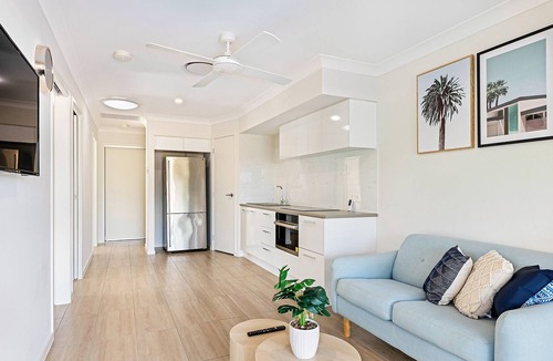 Mermaid Waters House | Waterfront Hide-Out