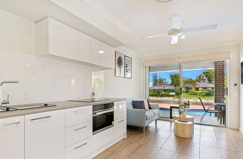 Mermaid Waters House | Waterfront Hide-Out