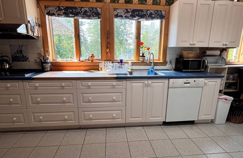 Surry House | Waterfront Hideaway