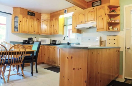 Blue Sea Cottage | Waterfront, hiking trails, ATV, Skidoo