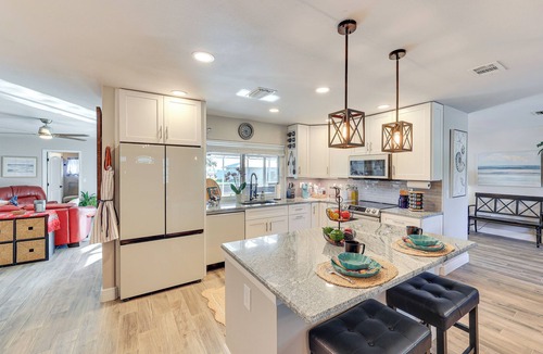 North Fort Myers House | Waterfront Home w/Boat Dock & Bar in N Fort Myers