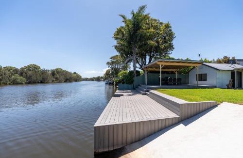 Chittaway Point House | Waterfront Holiday Home