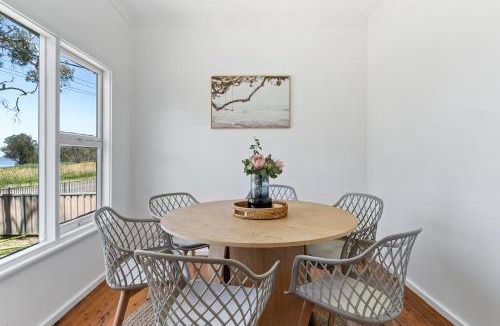 Chittaway Point House | Waterfront Holiday Home