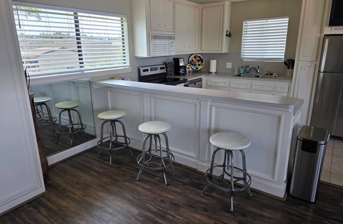 Conroe House | Waterfront Home - BEST VIEWS! Private Fishing Pier - walk to bars & restaurants