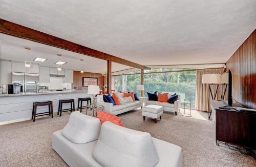 Riverview Estates House | Waterfront Home by Ralph Twitchell