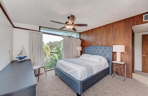 Riverview Estates House | Waterfront Home by Ralph Twitchell