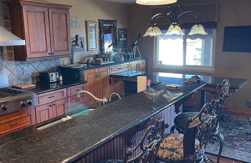 Discovery Bay House | Waterfront Home ~ Fun Weekend Getaway