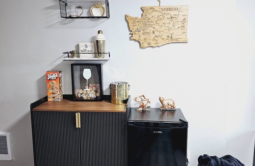 Kingston House | Waterfront Home for 6: Private Beach, Fire Pit & Game Room