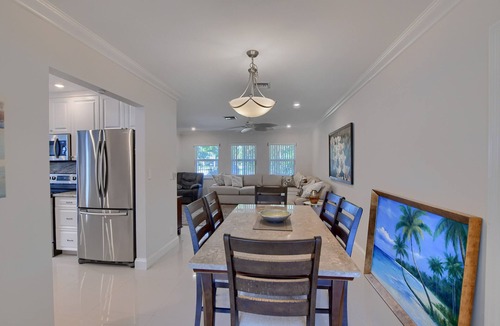 Tropic Palms House | Waterfront Home! Gulf Stream with Kayaks