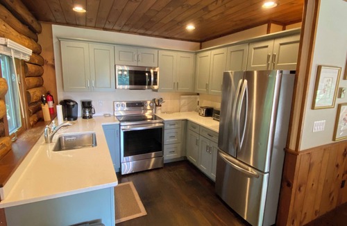 Hebron Cabin | Waterfront home in Hebron with sandy beach