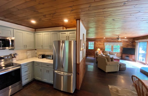 Hebron Cabin | Waterfront home in Hebron with sandy beach