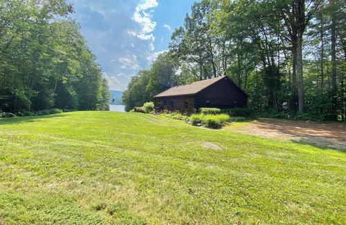 Hebron Cabin | Waterfront home in Hebron with sandy beach