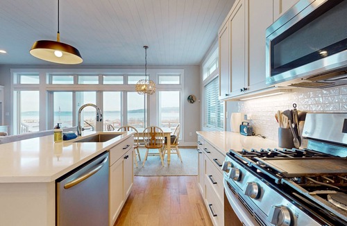 Langley House | Waterfront home in Langley, peaceful, walkable community