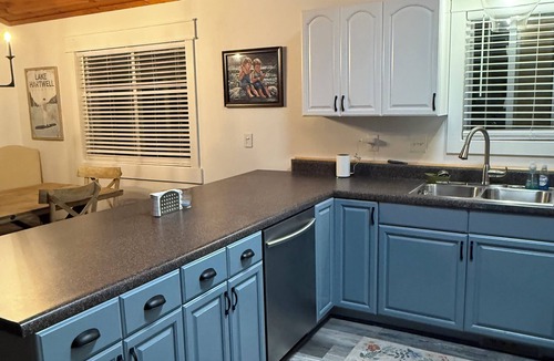 Toccoa House | Waterfront Home In Toccoa with Hot Tub