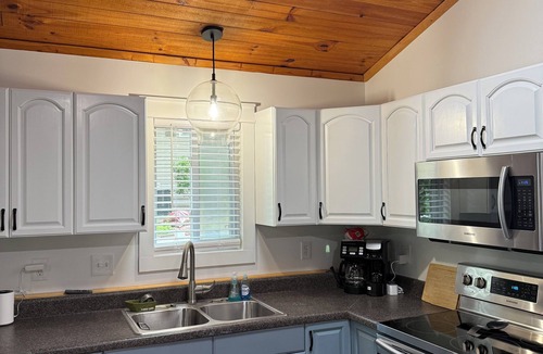 Toccoa House | Waterfront Home In Toccoa with Hot Tub