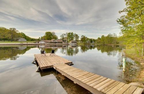 Poplar Bluff Apartment | Waterfront Home Near Mark Twain National Forest