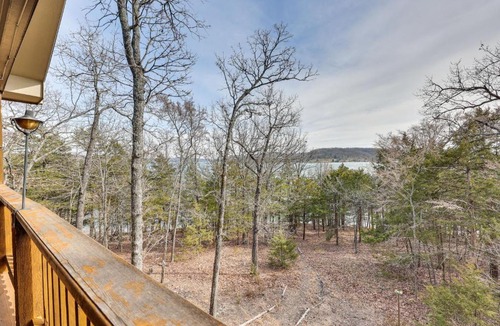 Lost Bridge Village House | Waterfront Home on Beaver Lake w/2 Decks!