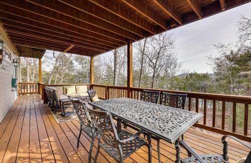 Lost Bridge Village House | Waterfront Home on Beaver Lake w/2 Decks!