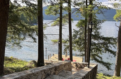 Huletts Landing House | Waterfront Home on Lake George