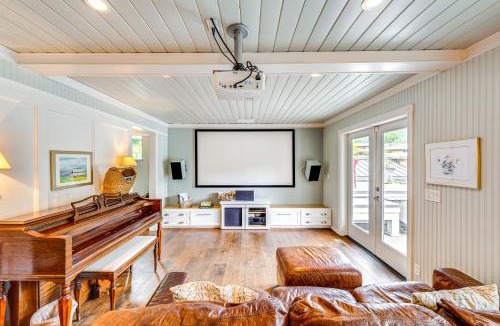 Bellingham House | Waterfront Home on Lake Samish w/Hot Tub & Dock!