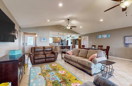 Cotton Gin House | Waterfront Home on Lake Limestone w/Dock