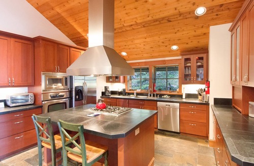 Friday Harbor House | Waterfront home! Private Beach! (LPB)