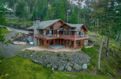 Friday Harbor House | Waterfront home! Private Beach! (LPB)