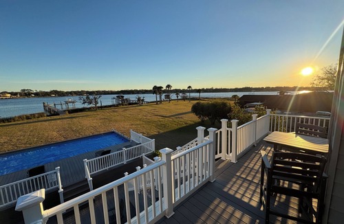 Hollyford House | Waterfront Home | Stadium | Beach | Downtown | Zoo