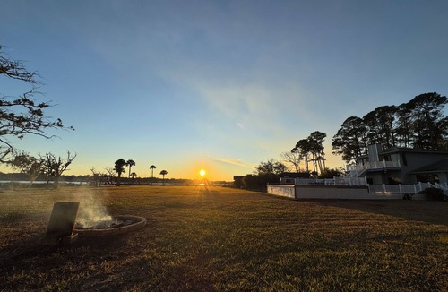 Hollyford House | Waterfront Home | Stadium | Beach | Downtown | Zoo
