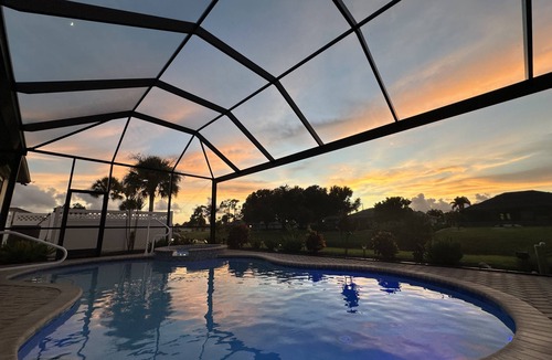 Broadmoor House | * Waterfront home to relax, reconnect, and create unforgettable memories together! *