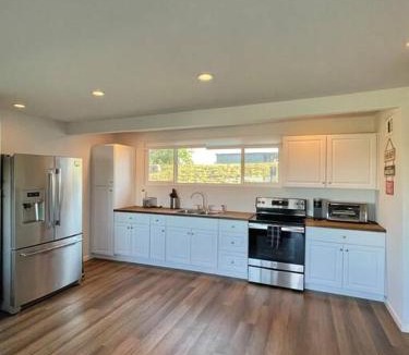 Bethel Island Villa | Waterfront Home w 40x16 Berth