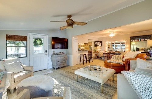 Vinita House | Waterfront Home w/Dock in South Grand Lake!