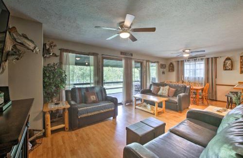 Golden House | Waterfront Home w/Fire Pit on Table Rock Lake