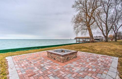 Anchorville House | Waterfront Home w/Shared Dock on Lake St. Clair!