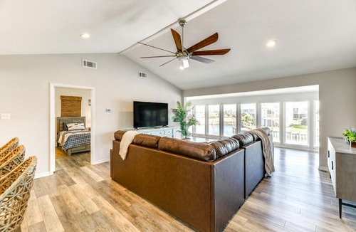 City-by-the Sea House | Waterfront Home w/Deck & Pool in City-by-the-Sea