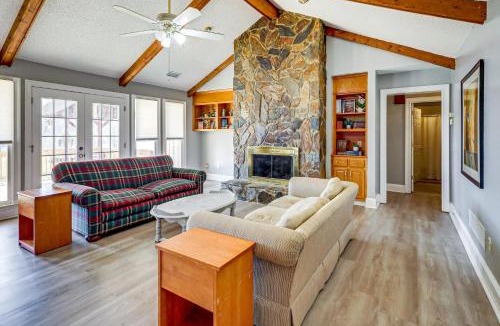 Bogart House | Waterfront Home w/Views on Bear Creek Reservoir!