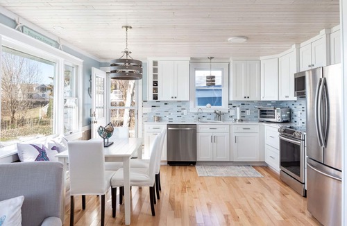 Charlestown Cottage | Waterfront home with private dock, kayaks & paddleboard!