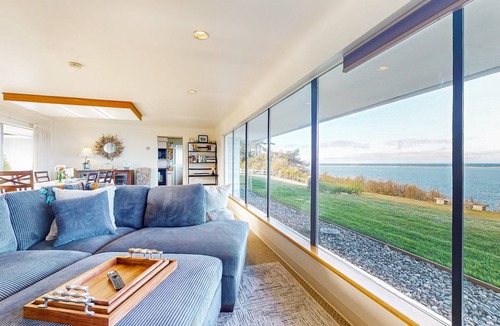 Mains Farm House | Waterfront home with bay and mountain views, beach access, fireplace