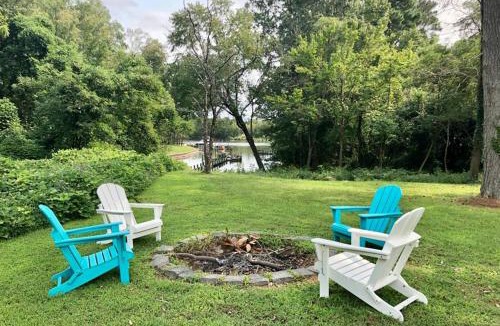 Weems House | Waterfront Home With Boat Dock & Study