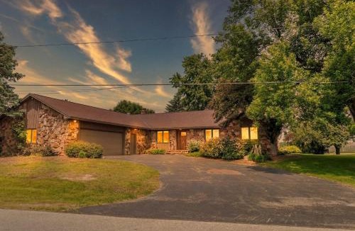 Suamico House | Waterfront Home with Dock Sleeps 8