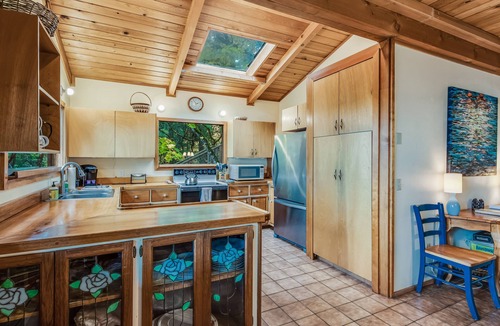 Orcas Cabin | Waterfront home with private deck, WiFi, W/D & spectacular views