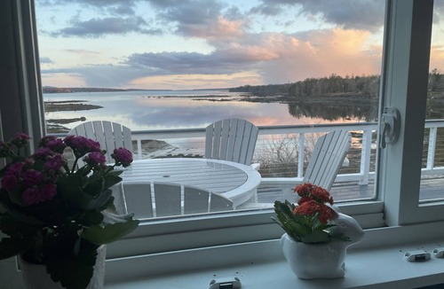 Ellsworth House | Waterfront home with amazing views