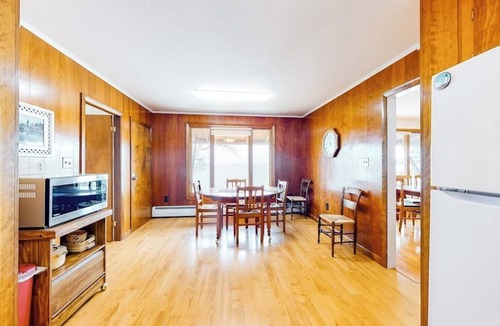 Owls Head House | Waterfront home with beautiful bay views - near shops & dining