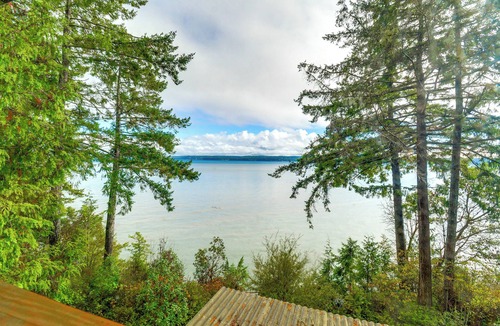 Brinnon House | Waterfront Hood Canal Home w/Pool Table!