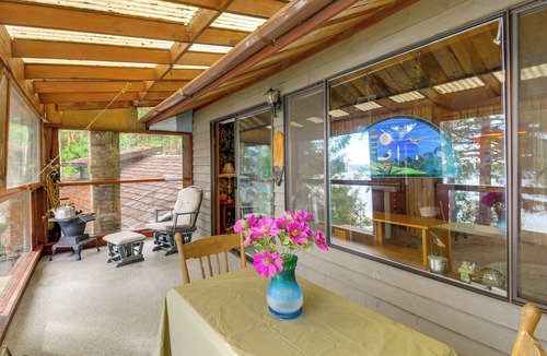 Brinnon House | Waterfront Hood Canal Home w/Pool Table!