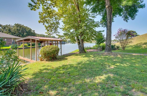 Hot Springs House | Waterfront Hot Springs Home w/Dock & Porch!