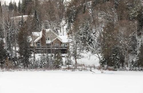 La Minerve Ski Chalet | Waterfront - hot tub - Theatre - Mont-Tremblant